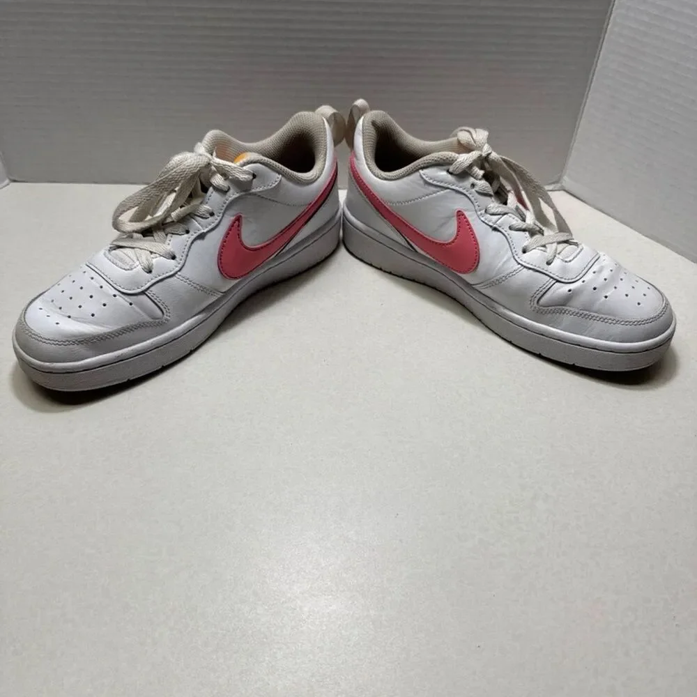 Nike Court Borough Low 2 GS Size 6 Youth White Coral Pink Swoosh Logo